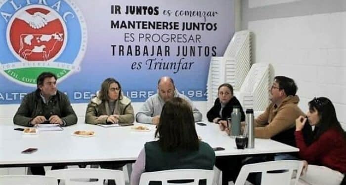 Diputados se reunieron en Tarariras con trabajadores de Calcar
