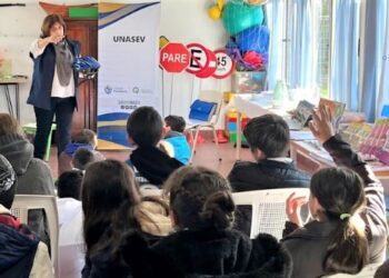 UNASEV concientiza sobre hábitos responsables en el tránsito a alumnos de centros educativos de Colonia