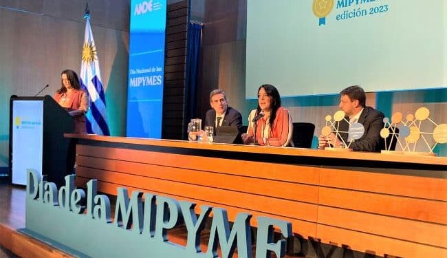 En el Día Nacional de las Micro, Pequeñas y Medianas Empresas ANDE entregó el premio Mipyme del Año