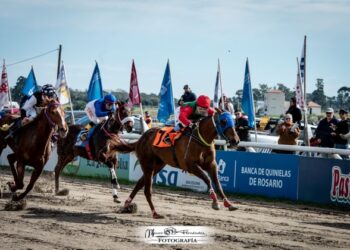 El Hipódromo Real de San Carlos vivió su gran fiesta del 25 de Agosto