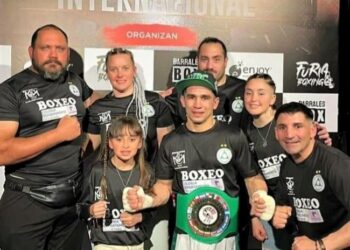 Ruben “Mariachi” Casero ganó por puntos el título FECONSUR de la CMB en la categoría Pluma