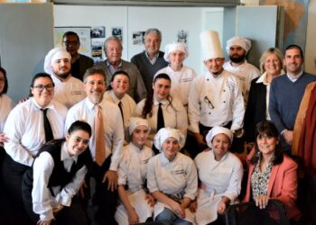 Alumnos del Instituto de Hotelería y Gastronomía presentaron su tesis final