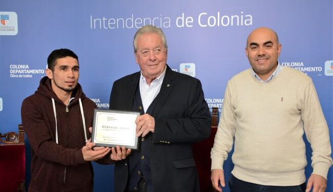“Mariachi” Casero distinguido como primer campeón profesional de boxeo del departamento