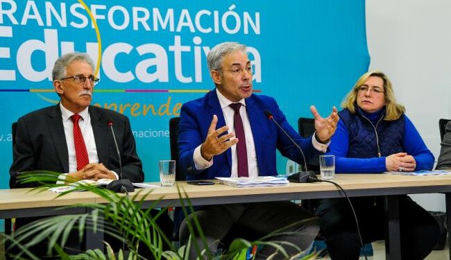 “La hora de cambiar la educación se está concretando”