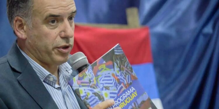 Intendente Yamandú Orsi realiza acto este miércoles en la ciudad de Colonia