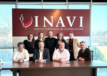 INAVI suma esfuerzos en el desarrollo del turismo vitivinícola en Colonia