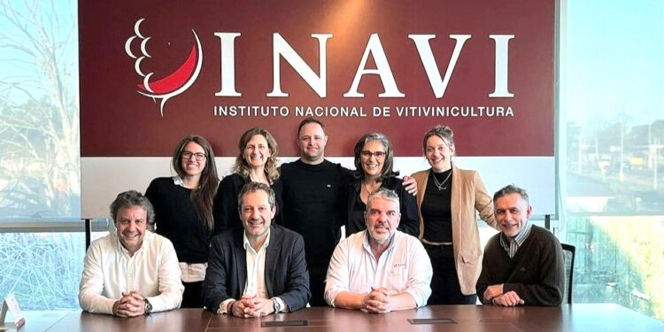 INAVI suma esfuerzos en el desarrollo del turismo vitivinícola en Colonia