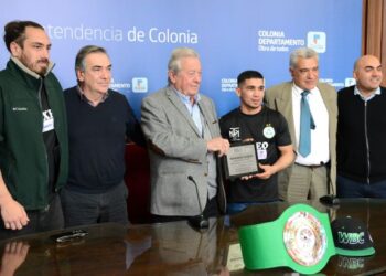 La Intendencia de Colonia reconoció al Campeón Sudamericano Ruben “Mariachi” Casero