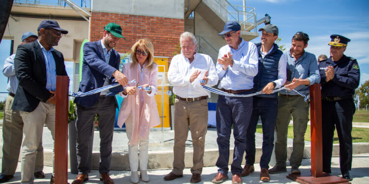 OSE y Montes del Plata inauguraron planta de tratamiento de aguas residuales de Colonia