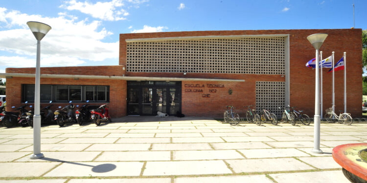 ANEP inauguró obras en la Escuela Técnica N° 2 del barrio El General de Colonia