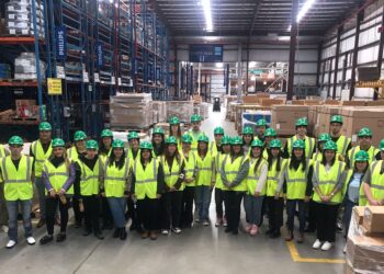 Estudiantes colonienses de Logística profundizan sus conocimientos sobre comercio exterior