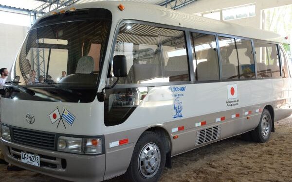 Centro El Tornado recibió ómnibus de la Embajada de Japón