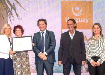 El Museo del Origami de Colonia distinguido con la certificación de Marca País Uruguay