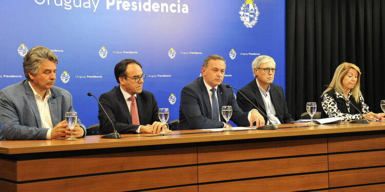 Aprobaron licitación para obras de saneamiento en el interior, entre ellas seis ciudades de Colonia