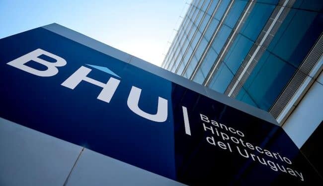 El Parlamento aprobó la ley que busca establecer soluciones para deudores en UR del BHU y ANV