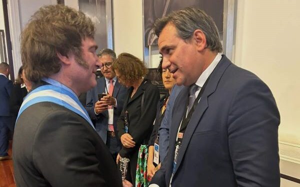 Mario Colman saludó al presidente Javier Milei y le deseó un “mandato lleno de éxitos”