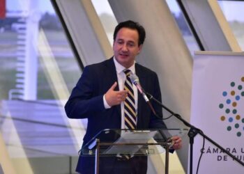 El 2023 fue el primer año con saldo turístico negativo en Uruguay