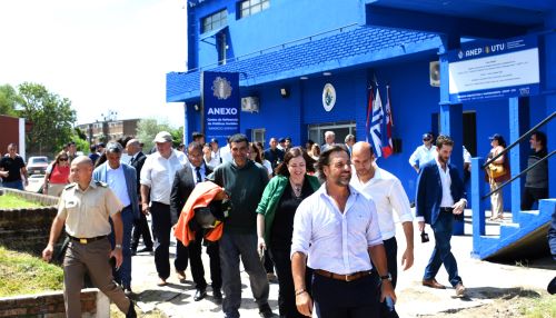 Gobierno en pleno inauguró Centro de Referencia de Políticas Sociales en el barrio Casavalle de Montevideo
