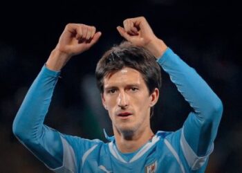 El Flaco Álvaro Fernández anunció oficialmente su retiro del fútbol