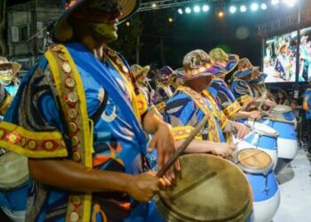 Miles de personas disfrutaron al ritmo del tambor el desfile de Llamadas 2024 en Colonia del Sacramento