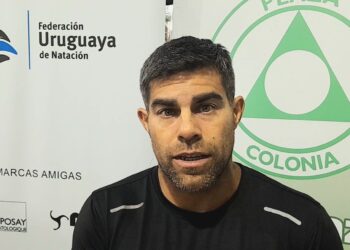 Diego Chiriff dicta clínica para nadadores y profesores del Club Plaza Colonia