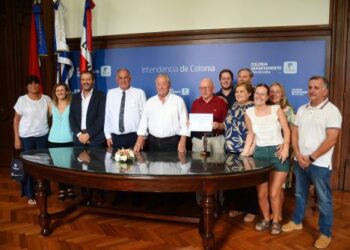Ministerio de Turismo reconoció al coloniense Emilio Arenas por su trayectoria en el sector