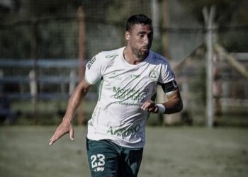 Plaza Colonia recibe a Sportivo Cerrito en el Parque Juan Gaspar Prandi