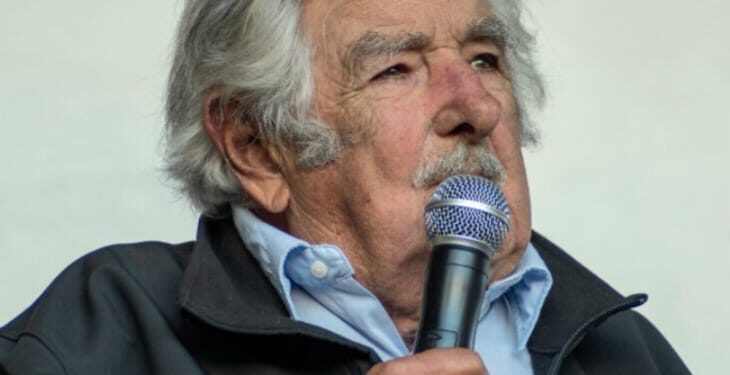 El ex presidente José Mujica anunció que tiene un tumor en el esófago