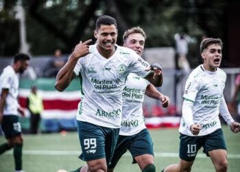 Plaza Colonia le ganó 1-0 a Colón en el Parque Palermo de Montevideo