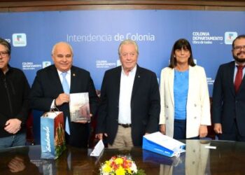 Intendente Moreira recibió en Colonia al señor Embajador de Guatemala