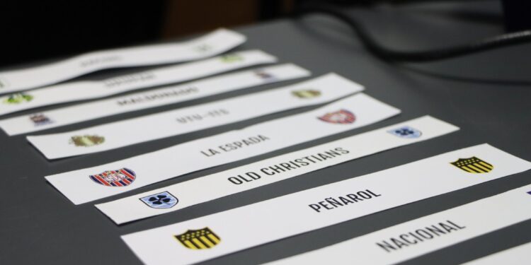 Old Christians debuta con Nacional en el Parque Central de Montevideo