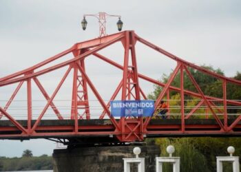 La ciudad de Carmelo celebró un nuevo aniversario del Puente Giratorio