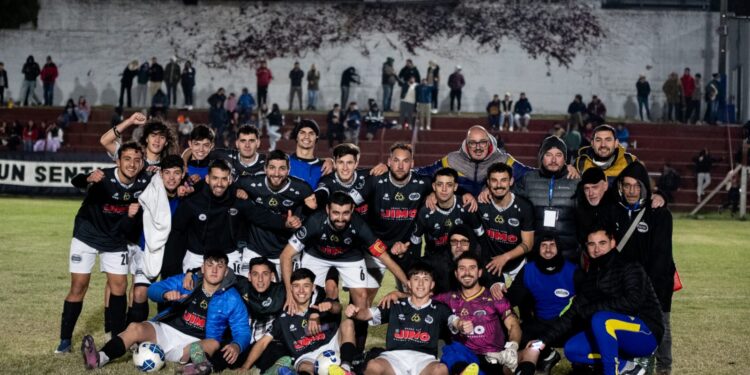 San Carlos le ganó a Progreso y lidera con luz su grupo en la Copa Nacional