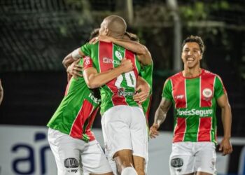 Plaza Colonia cayó 2-1 con Colón en el Parque Palermo  