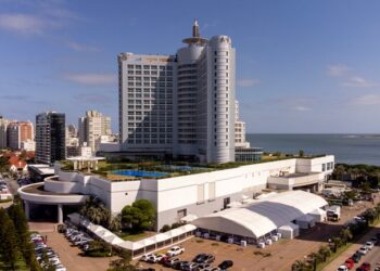Llega a UDE Colonia la cuarta edición del programa en Turismo & Entretenimiento del Enjoy Punta del Este