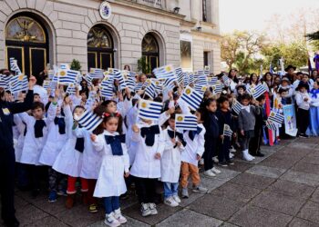 Se conmemoraron los 260 años del natalicio del prócer José Gervasio Artigas