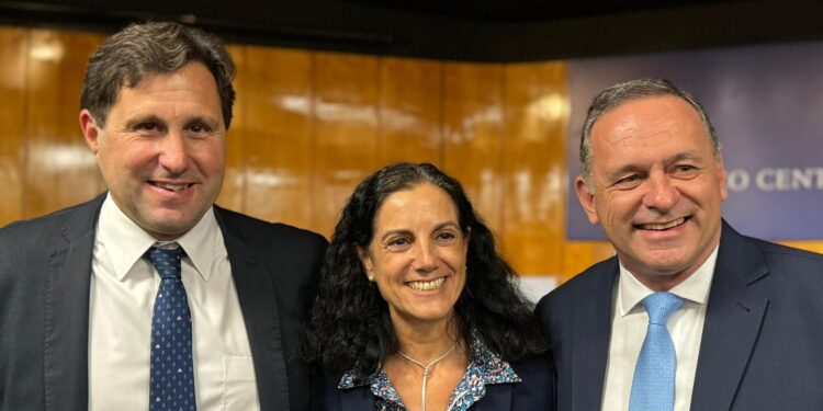 Álvaro Delgado anunció a Diego Labat como su futuro ministro de Economía en caso de ser electo presidente