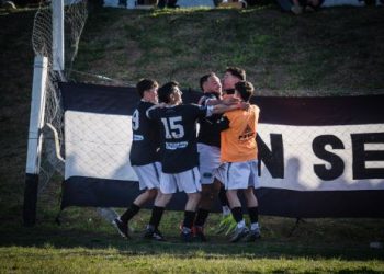 San Carlos pegó primero ganándole 2-1 a Juventud en el Real