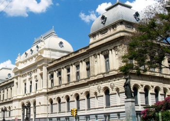 En el 2025 la Universidad de la República dictará carreras en Colonia y Mercedes