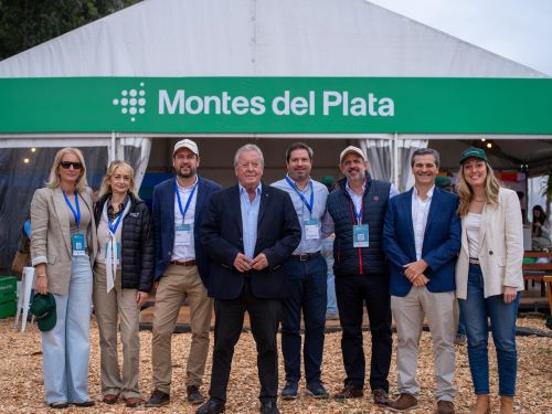 Intendente Moreira destacó la importancia que adquirió con Montes del Plata la industria forestal en Colonia