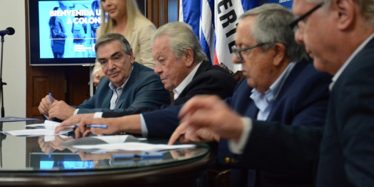 Intendencia de Colonia firmó la reserva para comprar parte del predio de la ex Sudamtex e instalar allí la Udelar