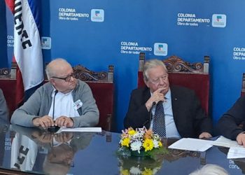 MTOP firmó dos nuevos convenios sociales con instituciones del departamento de Colonia