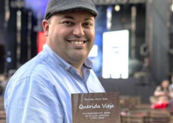 Nicolás Viera lanza “Querida vieja” con prólogo de Yamandú Orsi y la presentación de Blanca Rodríguez