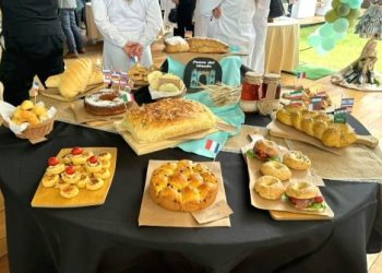 Muestra de las Escuelas del Hogar del departamento en la Plaza de Toros