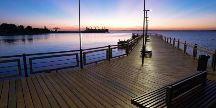 Inauguraron el muelle de madera General Flores en la ciudad de Nueva Palmira