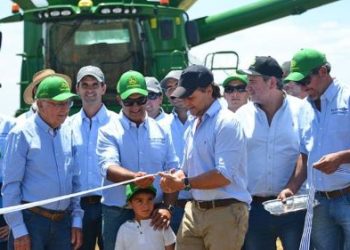 Lacalle Pou inauguró la cosecha de cebada en Ombúes de Lavalle