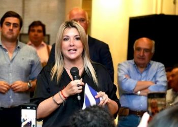 Valeria Ripoll insiste en comparar a Yamandú Orsi con Fernández en “un modelo muy similar al kirchnerista”  