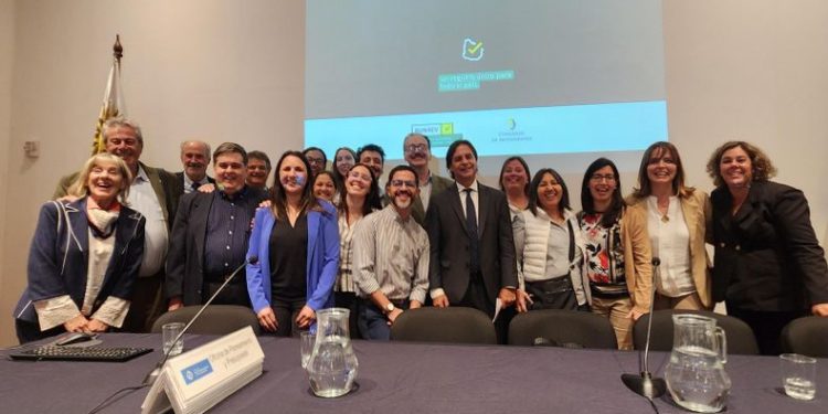 Se presentó el Registro Único Nacional de Alimentos, Empresas y Vehículos