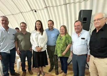 MTOP firmó convenio con el Club Cerros Negros para la ampliación de su sede