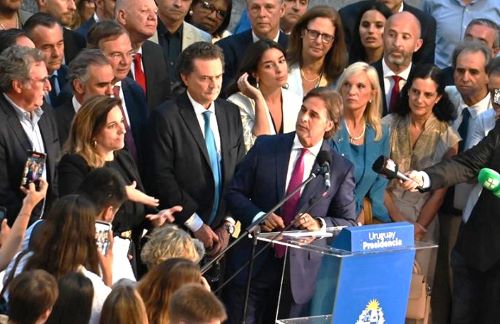 “No hay cosa más linda en el mundo que servir al país de uno”